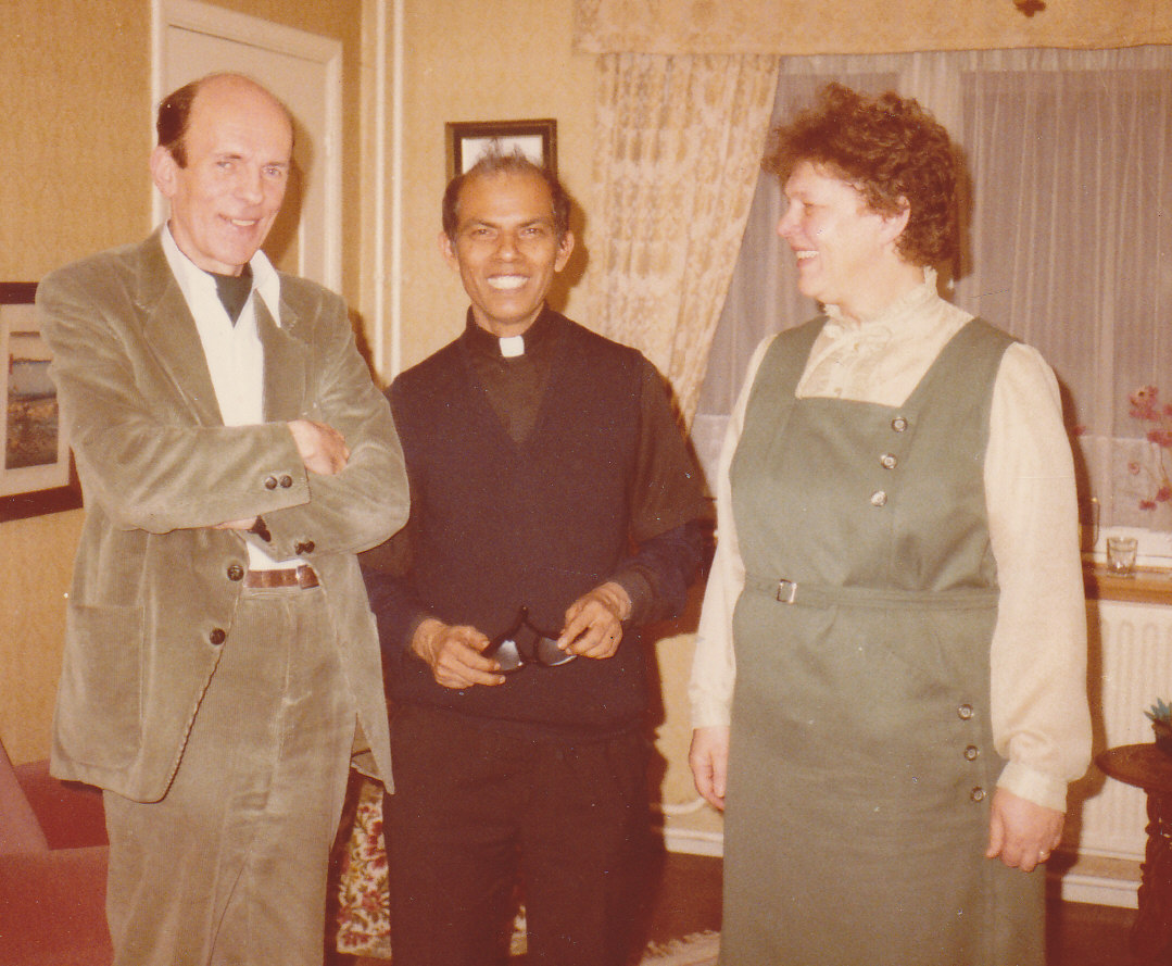 Le couple Locht avec le père Philip